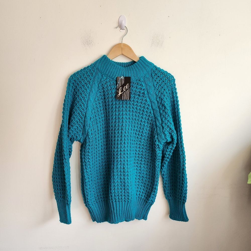 New rare 60s/70s Vintage Lee sweater. Women's size M. Deadstock. Made in Taiwan